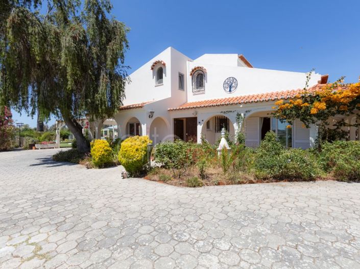 Image No.9-5 Bed House for sale