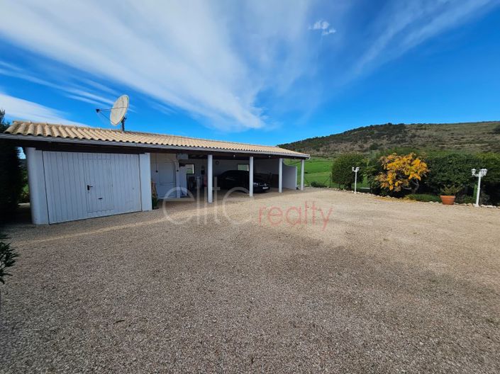 Image No.2-4 Bed House for sale