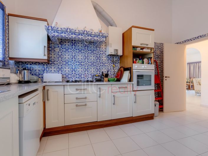 Image No.14-5 Bed House for sale