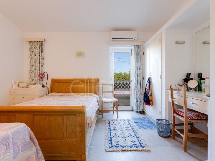 Image No.16-5 Bed House for sale