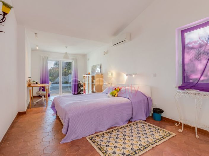 Image No.17-5 Bed House for sale