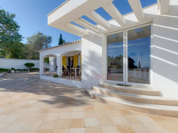 Image No.6-5 Bed House for sale