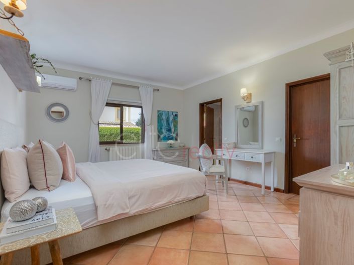 Image No.13-4 Bed House for sale