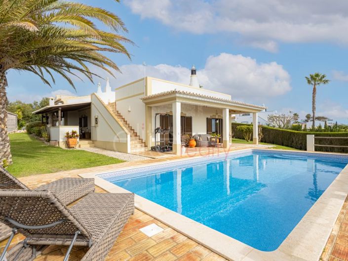 Image No.2-4 Bed House for sale