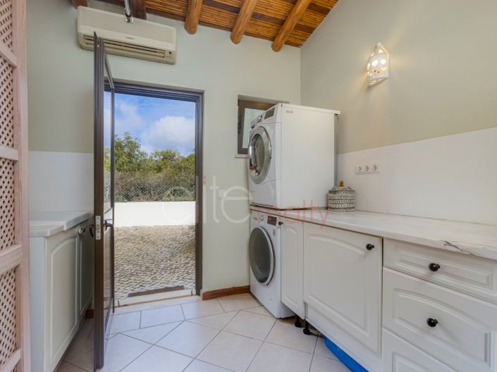 Image No.22-4 Bed House for sale