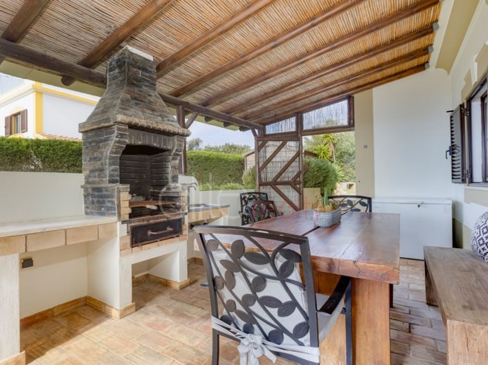 Image No.25-4 Bed House for sale