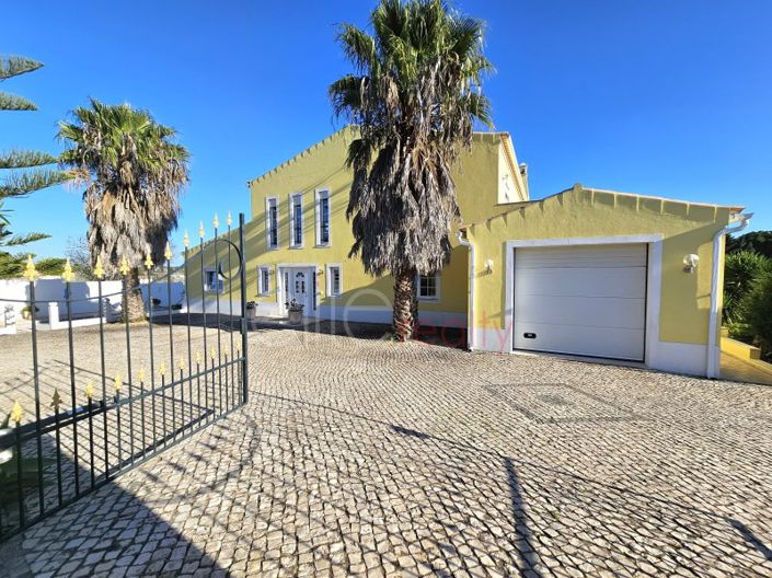 Image No.2-4 Bed House for sale