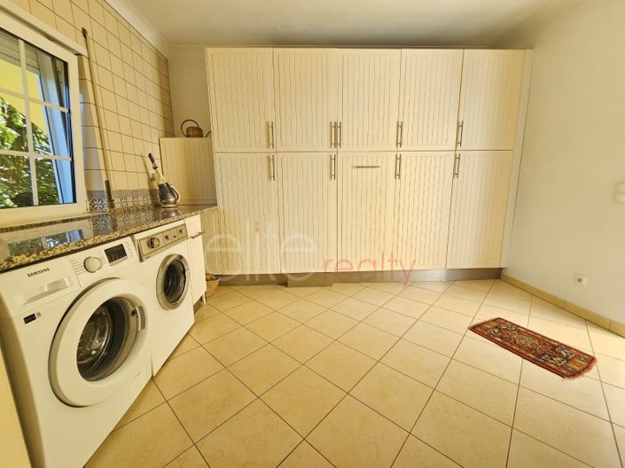 Image No.20-4 Bed House for sale