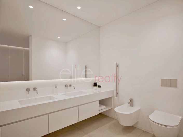 Image No.10-4 Bed House for sale