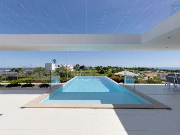 Image No.16-4 Bed House for sale