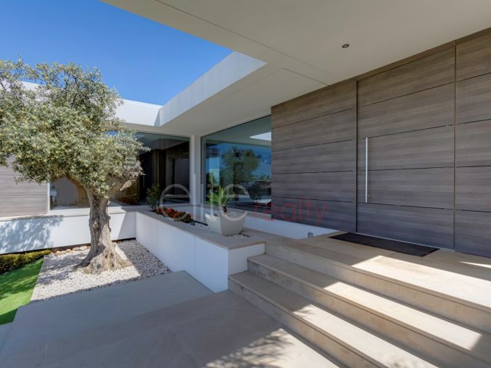 Image No.5-4 Bed House for sale