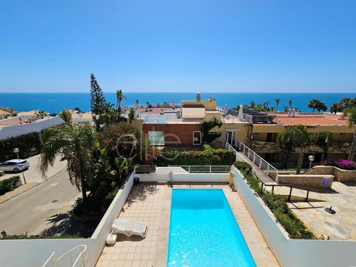 Image No.1-3 Bed House for sale