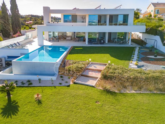 Image No.1-4 Bed House for sale