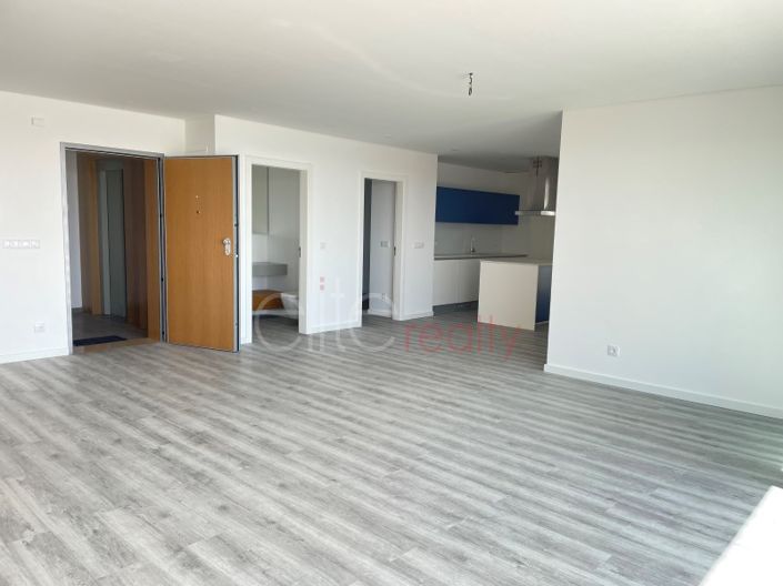 Image No.24-3 Bed Apartment for sale