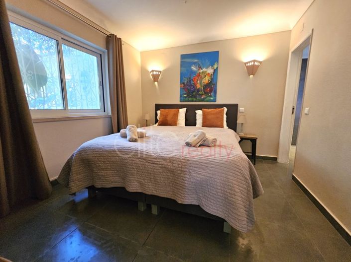 Image No.15-7 Bed House for sale