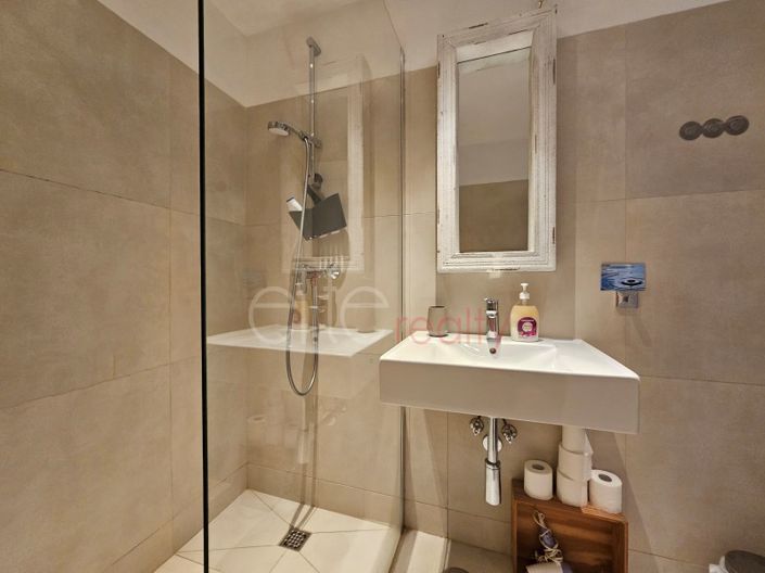 Image No.16-7 Bed House for sale