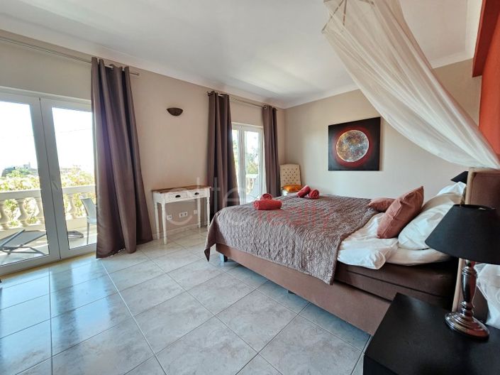 Image No.21-7 Bed House for sale