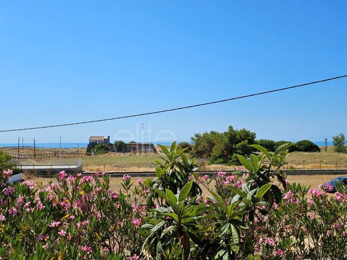 Image No.24-7 Bed House for sale