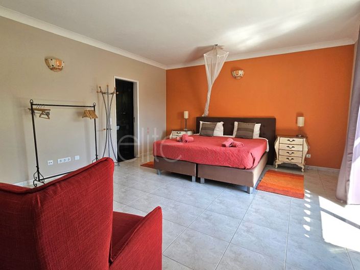 Image No.28-7 Bed House for sale