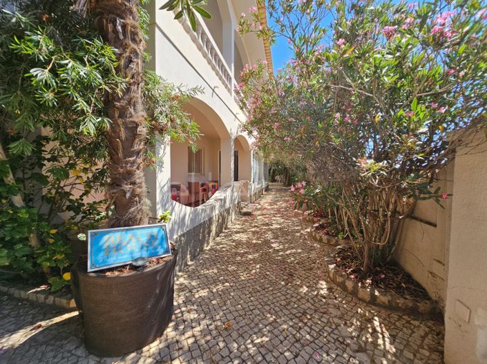 Image No.35-7 Bed House for sale