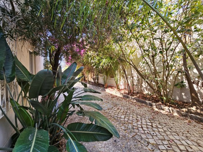 Image No.38-7 Bed House for sale