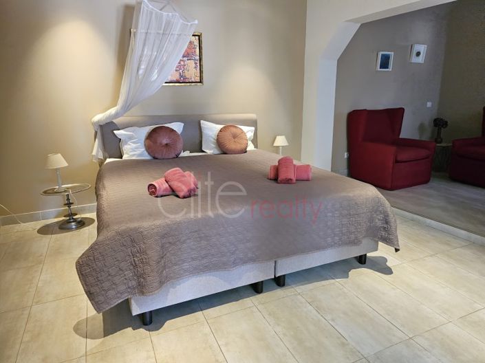 Image No.40-7 Bed House for sale