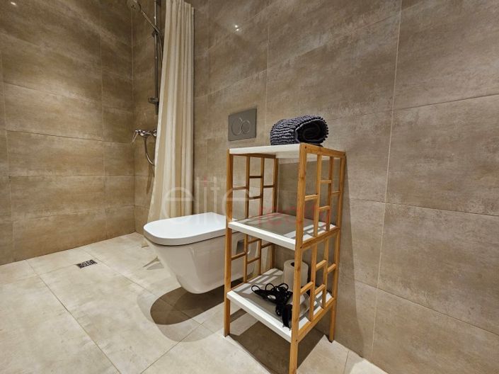 Image No.41-7 Bed House for sale