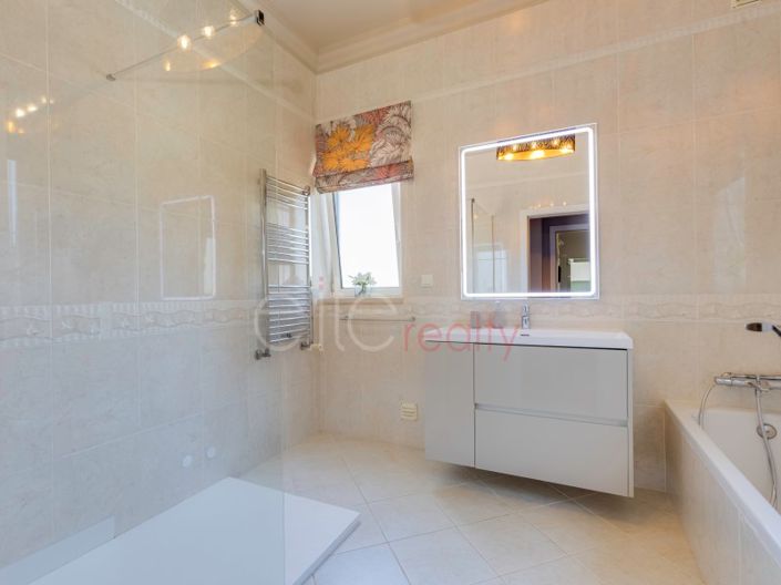 Image No.17-3 Bed House for sale