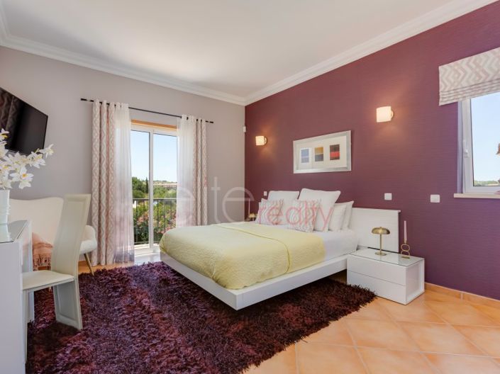 Image No.18-3 Bed House for sale