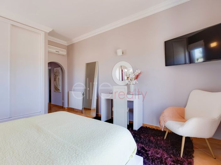 Image No.19-3 Bed House for sale