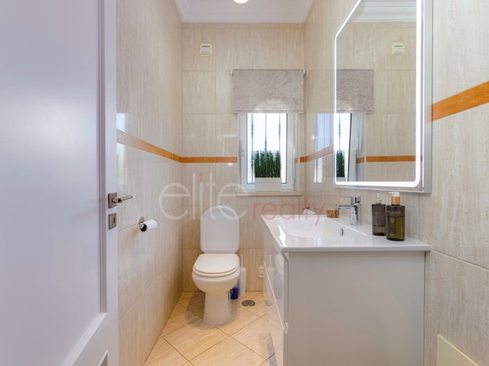 Image No.21-3 Bed House for sale