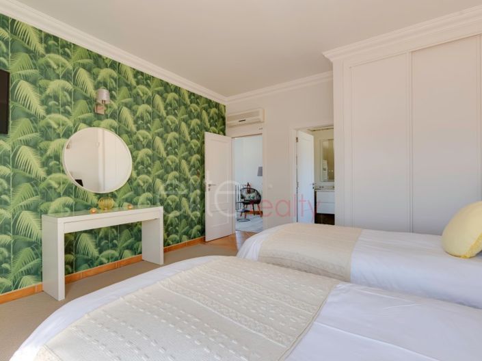 Image No.24-3 Bed House for sale