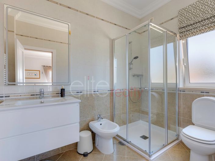 Image No.25-3 Bed House for sale