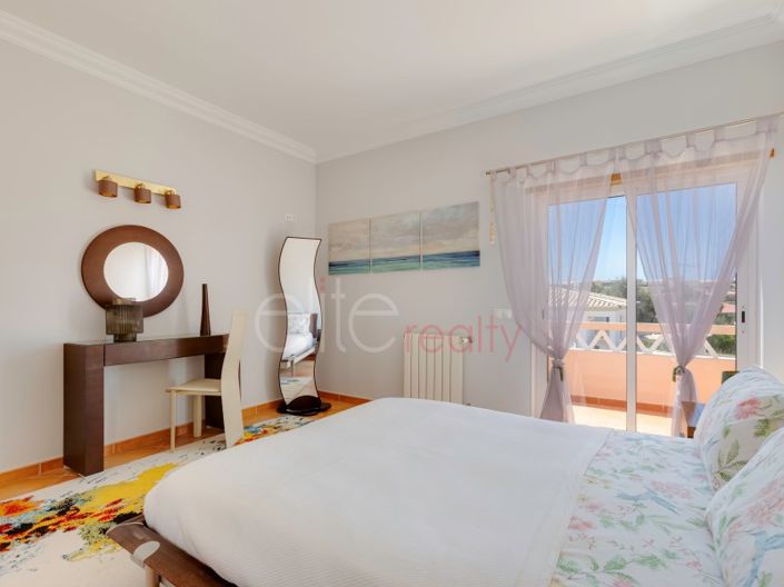 Image No.26-3 Bed House for sale