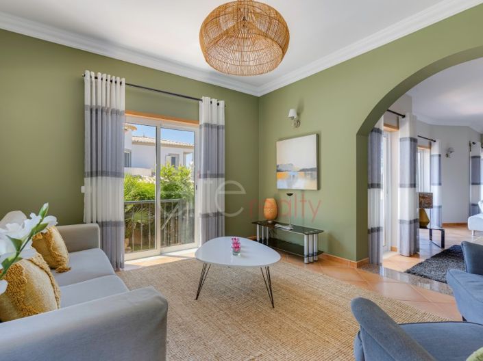 Image No.7-3 Bed House for sale