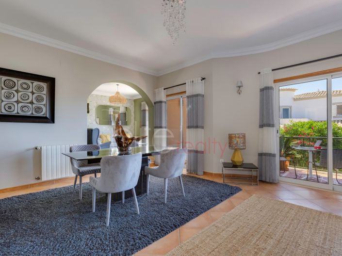 Image No.9-3 Bed House for sale