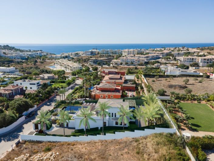 Image No.25-4 Bed House for sale