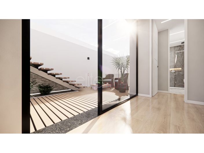 Image No.15-3 Bed House for sale