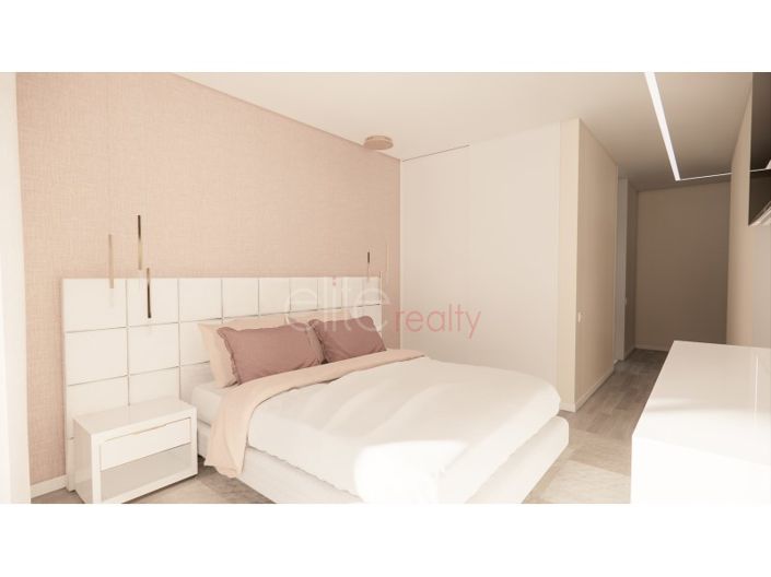 Image No.10-3 Bed House for sale