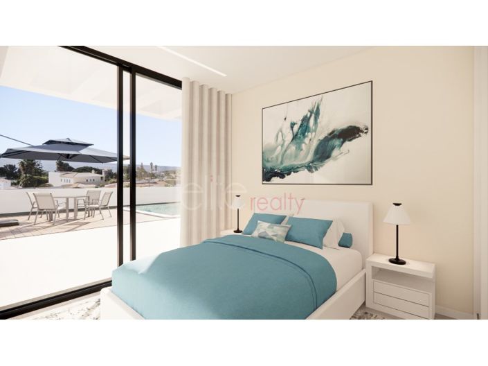 Image No.6-3 Bed House for sale