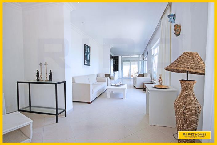 Image No.17-7 Bed Villa / Detached for sale