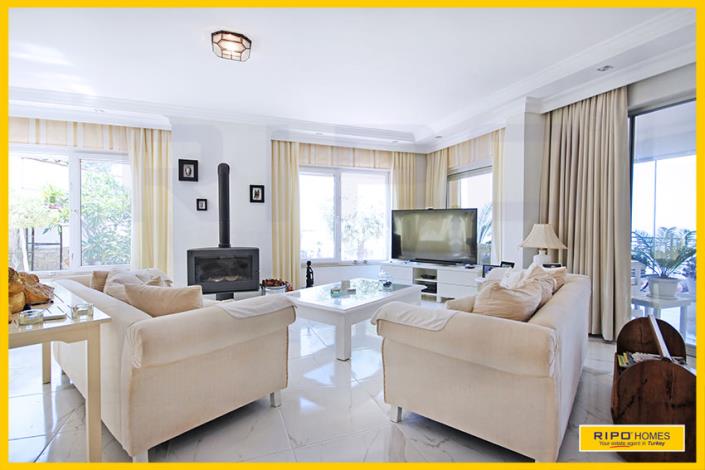 Image No.22-7 Bed Villa / Detached for sale