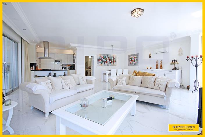 Image No.24-7 Bed Villa / Detached for sale