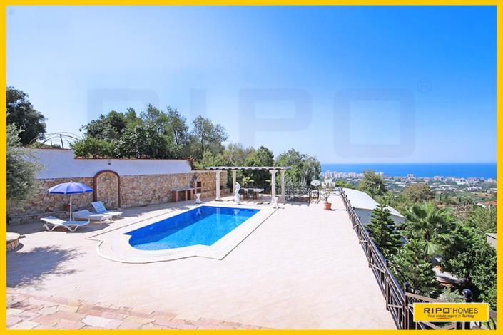 Image No.44-7 Bed Villa / Detached for sale