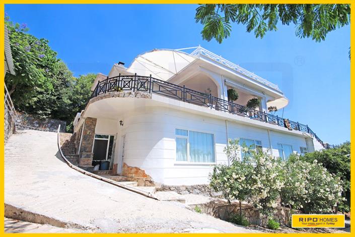 Image No.53-7 Bed Villa / Detached for sale