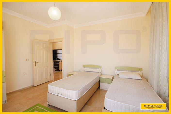 Image No.44-4 Bed Penthouse for sale