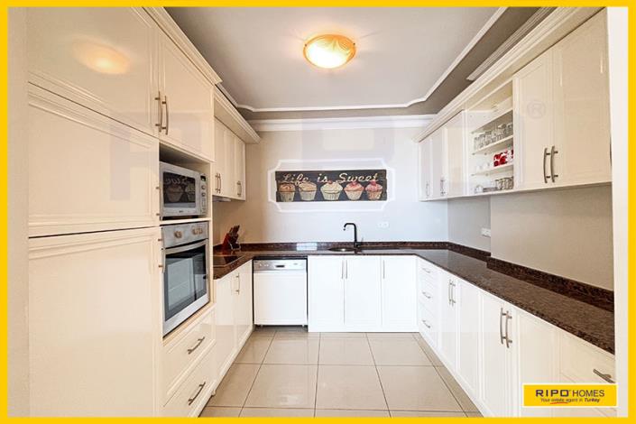 Image No.10-3 Bed Apartment for sale