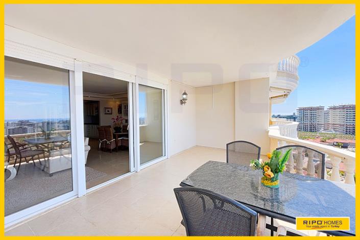 Image No.18-3 Bed Apartment for sale