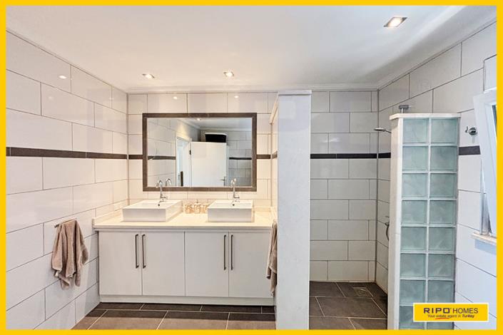 Image No.32-2 Bed Villa for sale