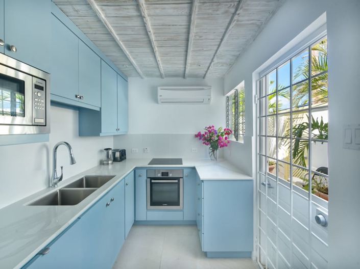 Image No.10-3 Bed Property for sale